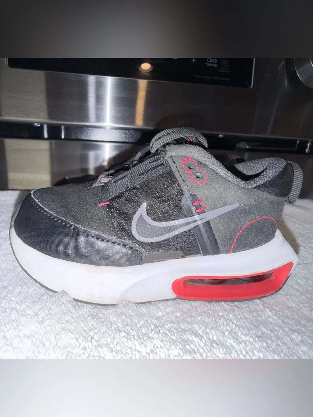 Nike Kids Gray/Black/Red Air Max Sneaker Size 8C